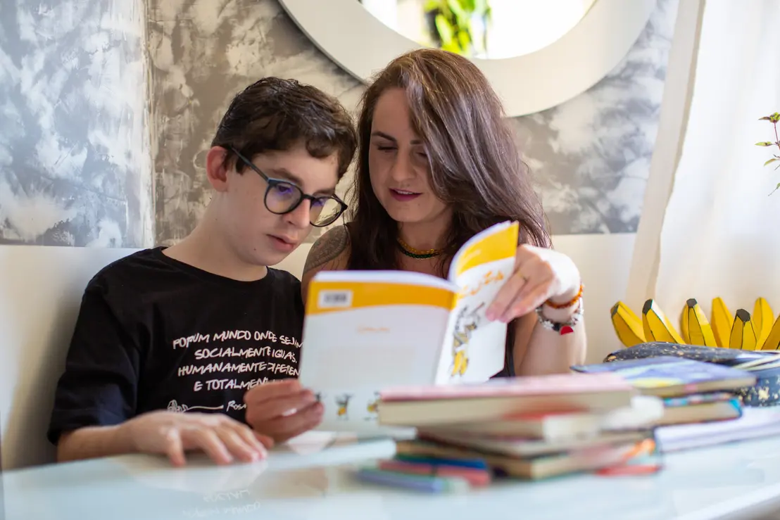 Saiba como o PL 4691/2023 busca permitir a dedução integral do Imposto de Renda em gastos com educação de autistas, aliviando o peso sobre as famílias.