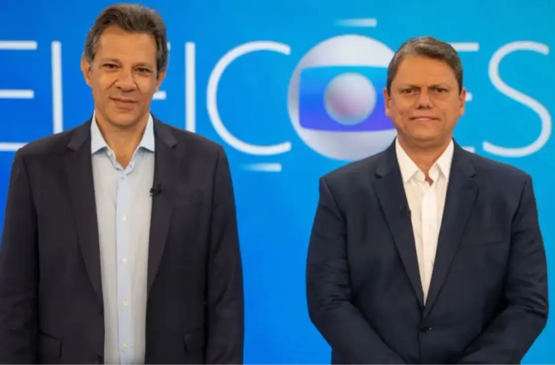 O último debate antes do primeiro turno coloca frente a frente o pragmatismo de Tarcísio e o modelo estatal de Haddad. Entenda o que está em jogo.