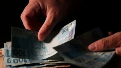 A dívida pública brasileira disparou para R$ 11 trilhões, representando 82,9% do PIB. Entenda o perigo do expansionismo estatal para a economia.